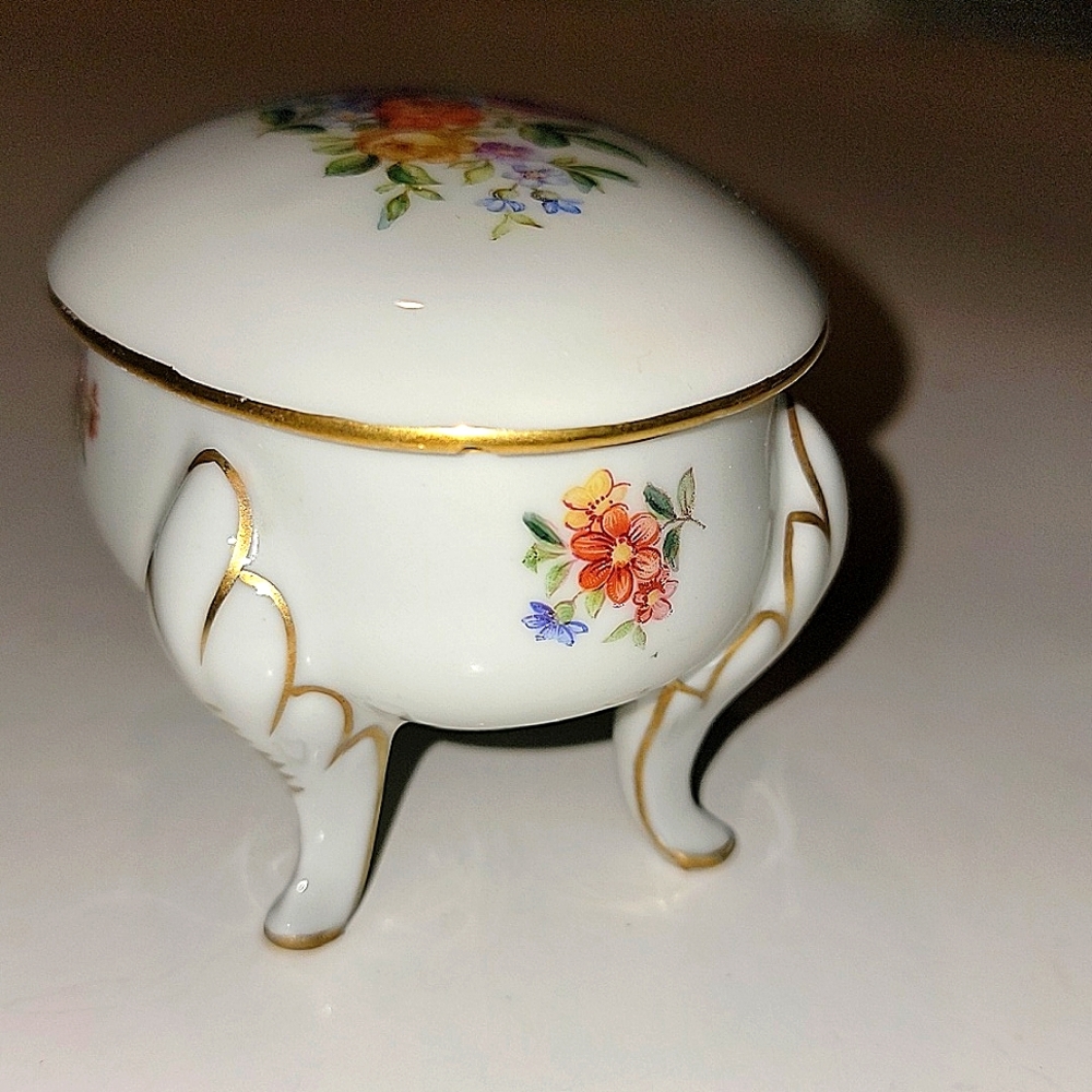 JIMENAU GRAF VON HENNEBERG  PORCELAIN TRINKET DISH WITH LID - Picture 11 of 12